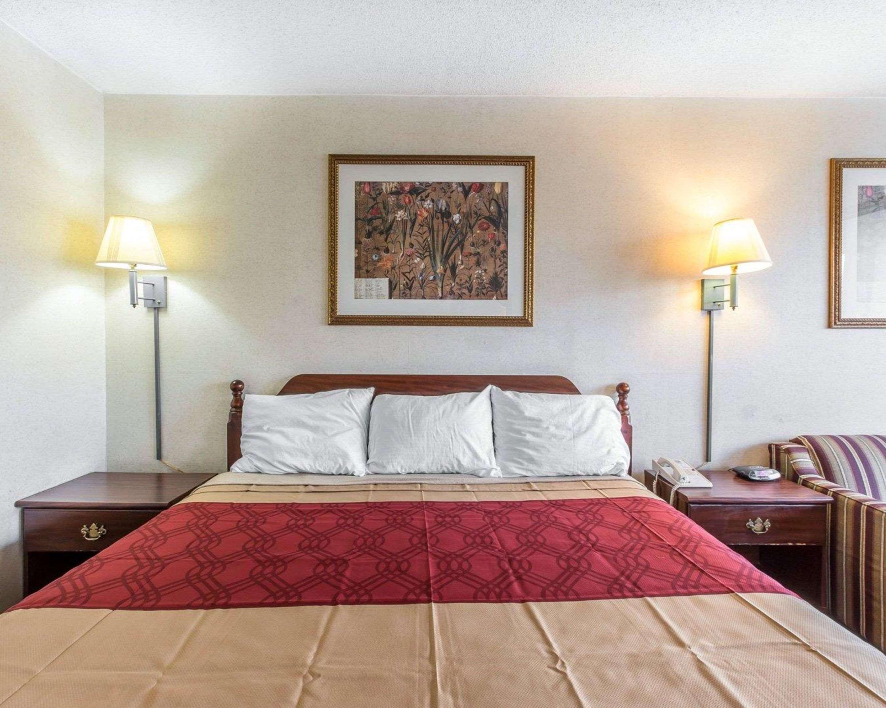 Econo Lodge Calhoun Extérieur photo