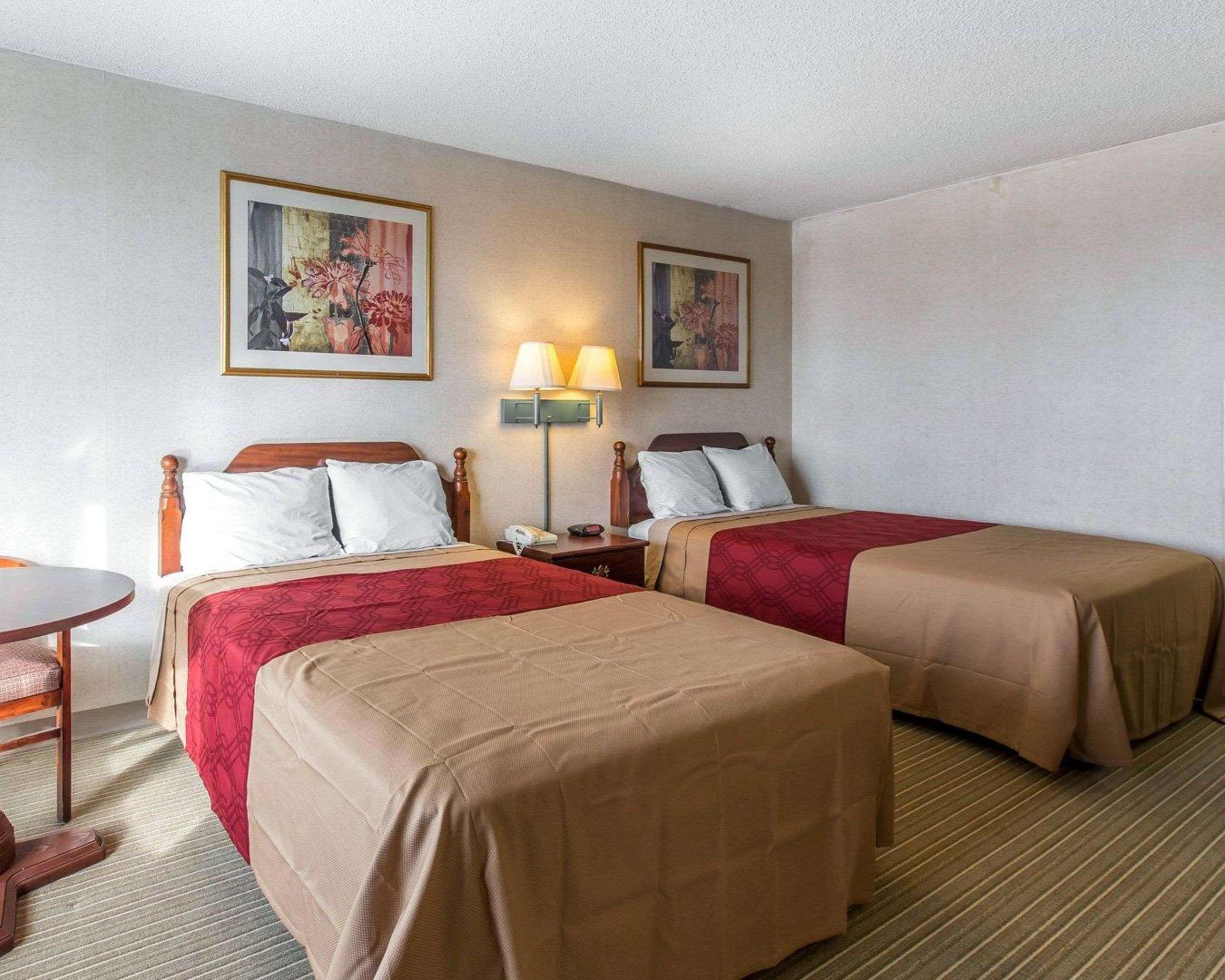 Econo Lodge Calhoun Extérieur photo