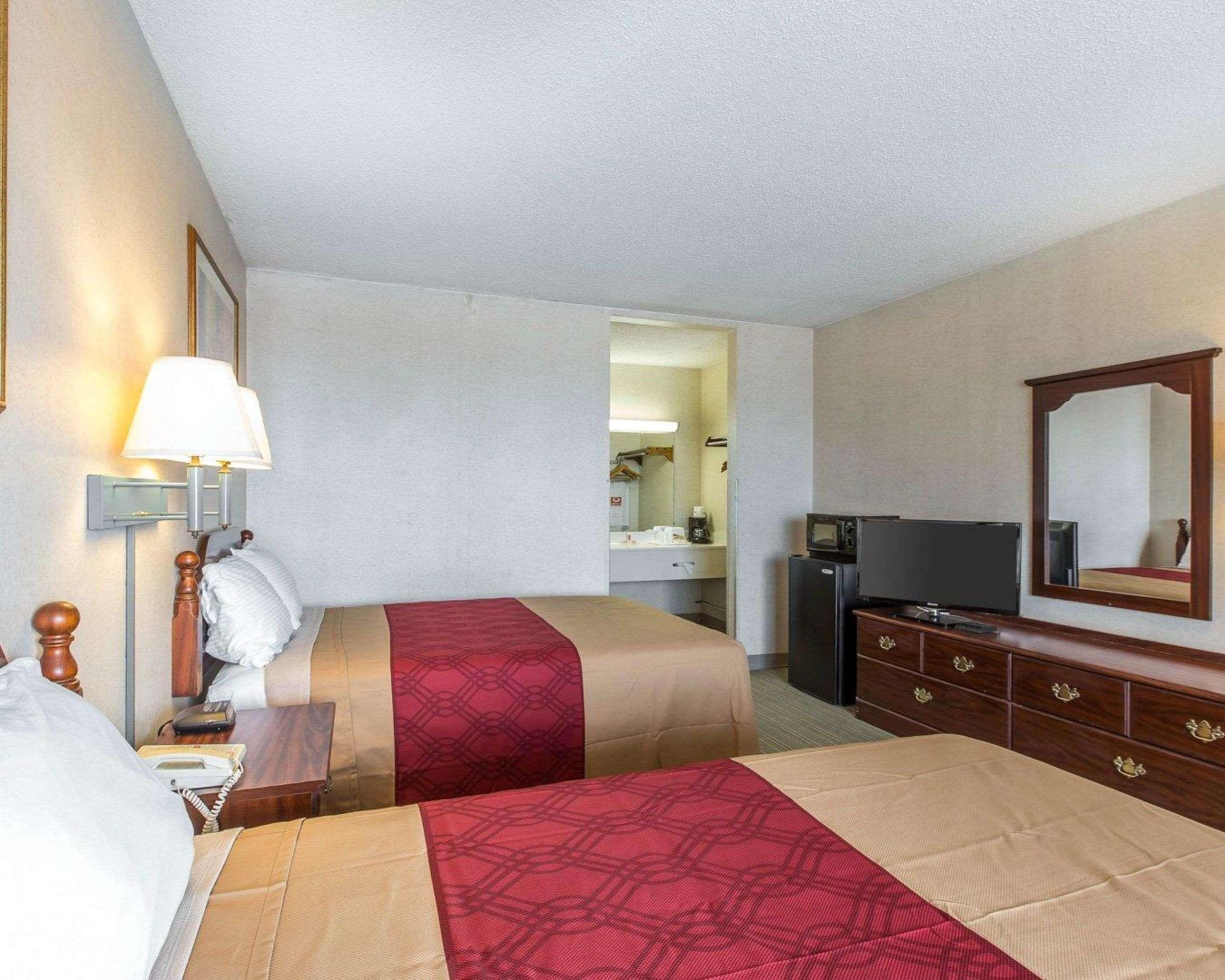 Econo Lodge Calhoun Extérieur photo