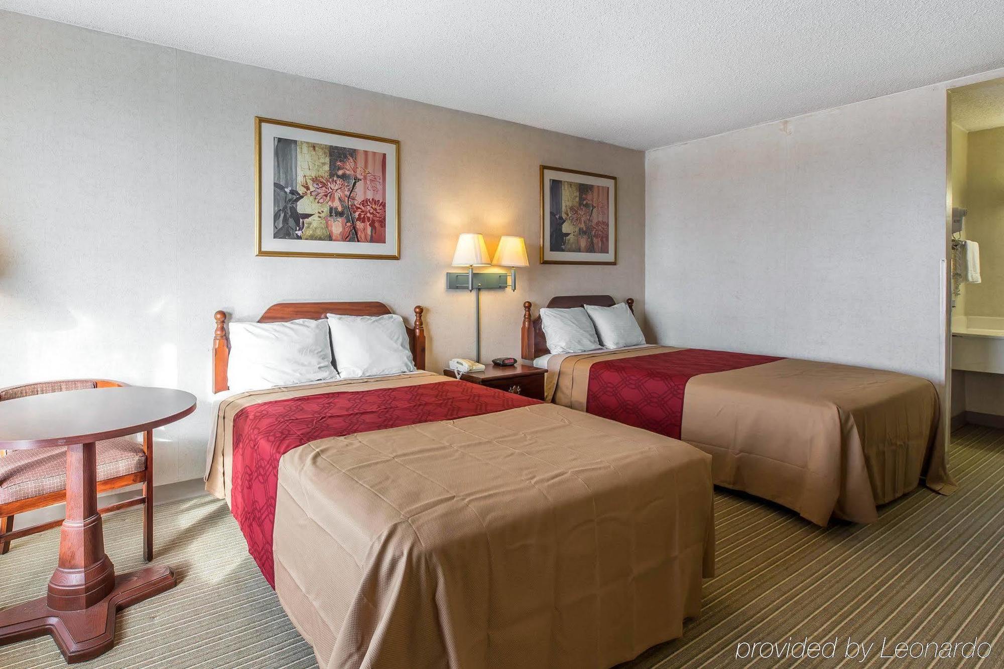 Econo Lodge Calhoun Extérieur photo