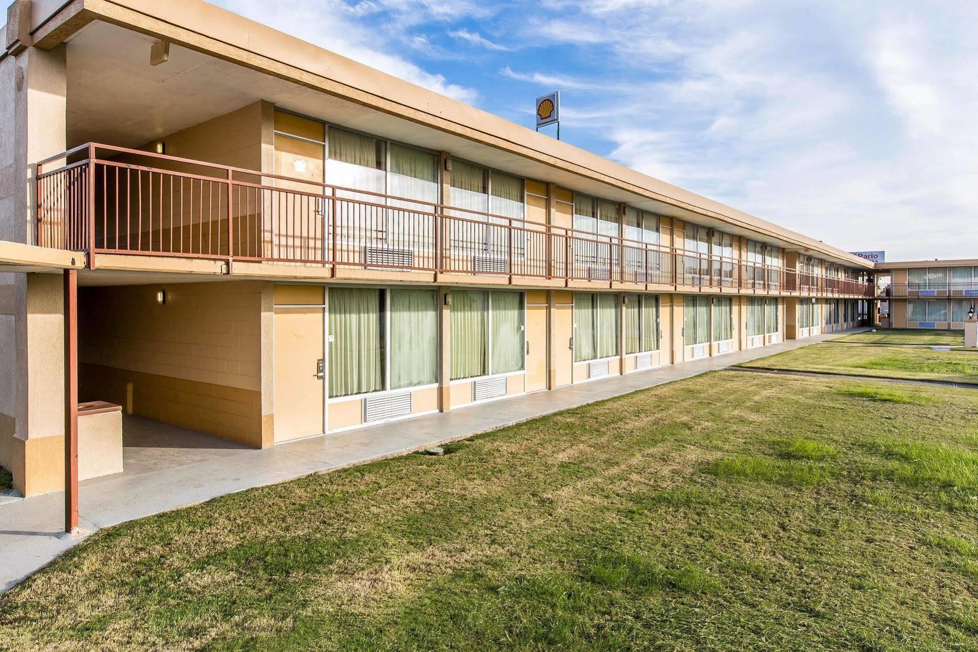 Econo Lodge Calhoun Extérieur photo