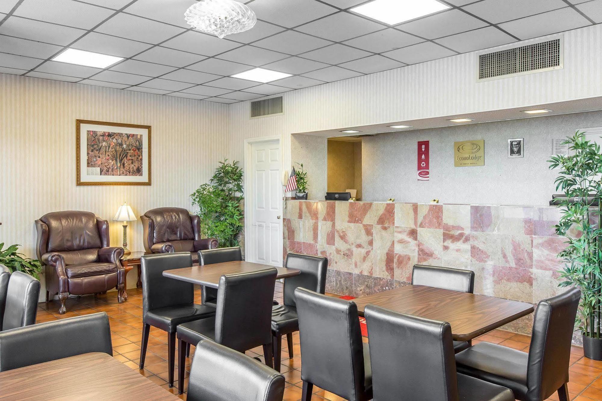 Econo Lodge Calhoun Extérieur photo